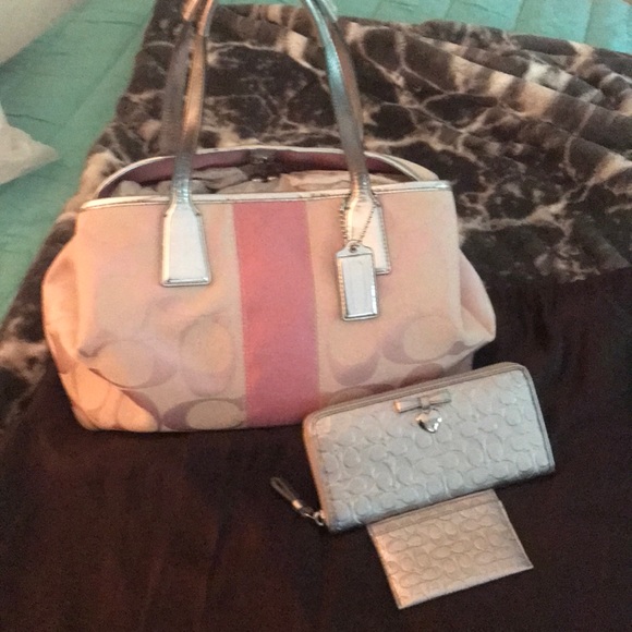 Coach Handbags - EUC Coach Bag wallet and card holder FINAL PRICE